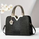 Classic Women's Handbag Large Capacity Versatile New Style Shoulder Bag Fashionable Glossy Single Shoulder Bag Daily Commuting All-match Bag
