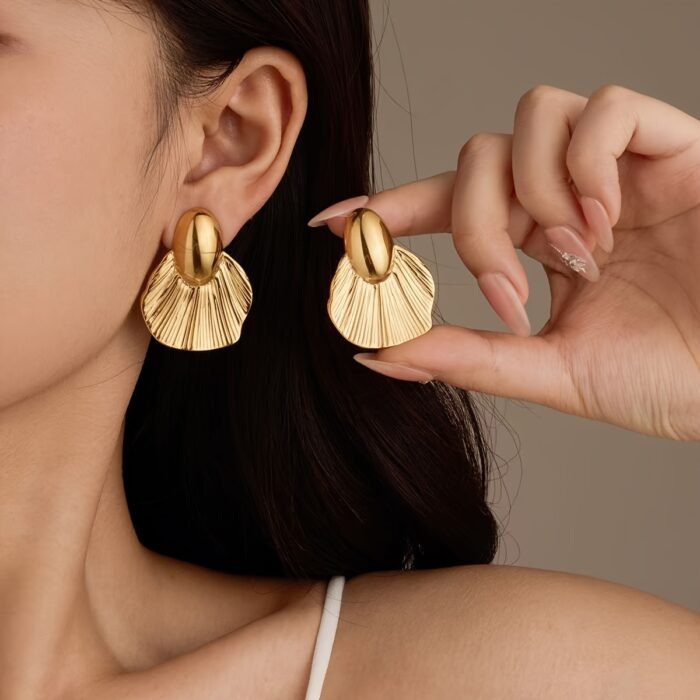 1 Pair French Vintage Style Fan-Shaped Stainless Steel Earrings, 304 Hypoallergenic Ear Posts, Ideal for Wedding & Dinner, Spring Festival Gift, All-Season Accessory