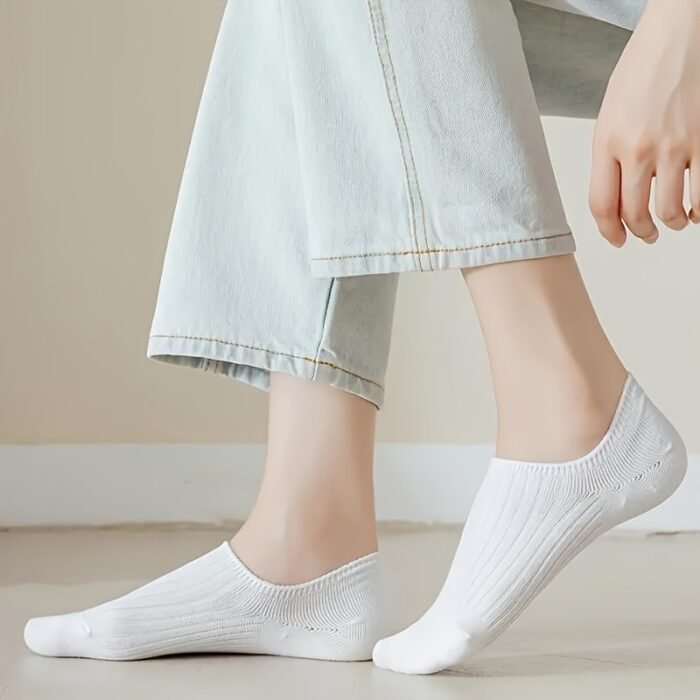 6 Pairs of Minimalist Solid Color Women's Invisible Boat Socks - Suitable for All Seasons - Image 7