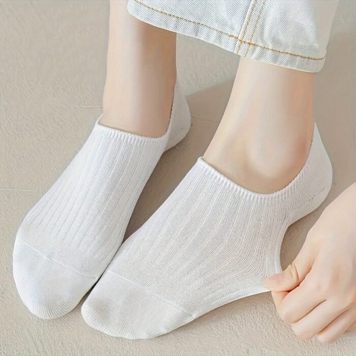 6 Pairs of Minimalist Solid Color Women's Invisible Boat Socks - Suitable for All Seasons - Image 5