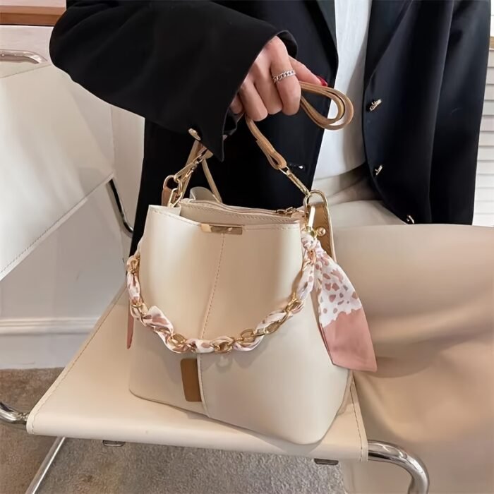 Korean Style Solid Color PVC Crossbody Bucket Bag with Adjustable Strap and Magnetic Closure, Minimalist Fashion Handbag for All Seasons - Image 3