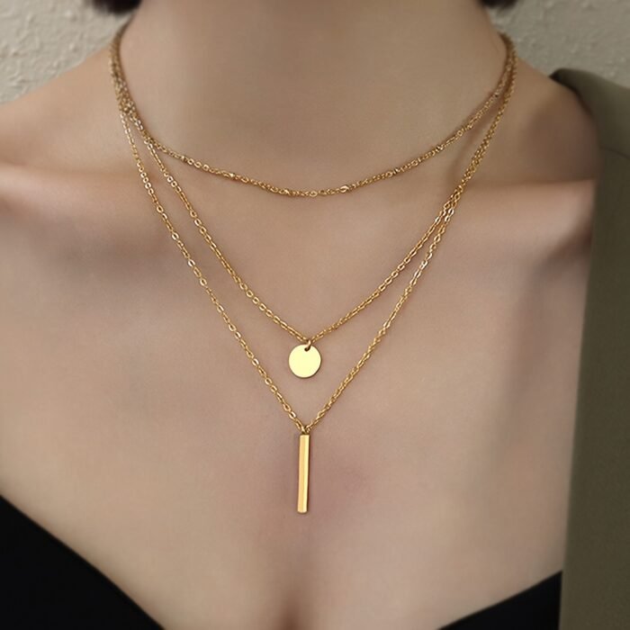 1pc Women's Layered Necklace Golden-Tone Geometric Pendant with Sparkling Accents - Minimalist Elegant Design for Daily & Party Jewelry, Year-Round Versatile Accessory, Versatile Jewelry, Vintage Style, Delicate Chains - Image 4