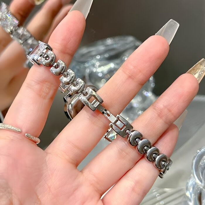 Sparkling Rhinestone Square Women's Watch with Alloy Strap & Crescent Moon Clasp - Quartz Movement Casual Luxury Wristwatch for Everyday Elegance, Elegant Timepiece, Rhinestone Embellishments - Image 7