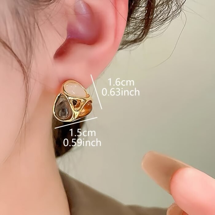 1 Pair Geometric Spliced Triangle European and American Style Retro Niche Design Women's Daily Earrings - Image 5