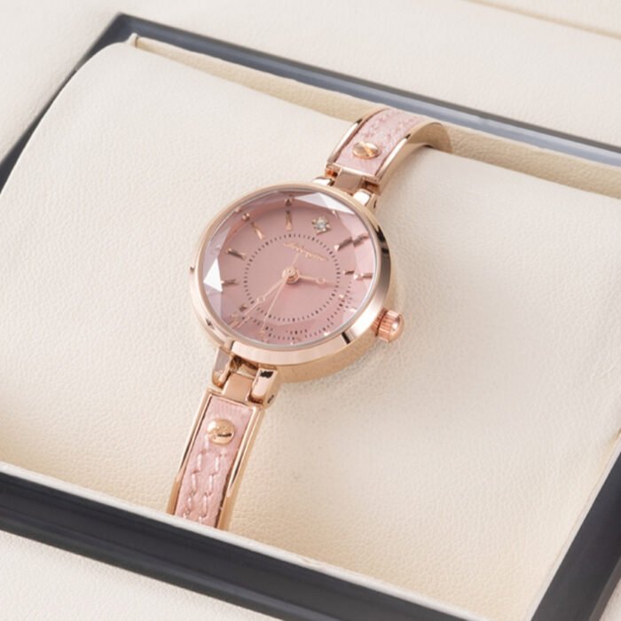 Stylish Women'S Timepieces Featuring a Chic Bracelet Strap, Quartz Movement, And a Petite Round Face, Perfect As a Gift for Daughters Or Spouses.