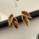 Elegant Korean-Style 1 Pair Leaf-Shaped Fashion Stud Earrings, Retro Deluxe Amber-Toned Women's Ear Jewelry, Trendy Accessory For Daily Wear