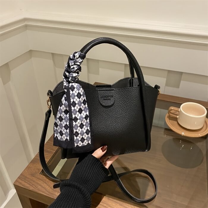 2024 New Women's Retro Korean-Style High Quality Commuting Shoulder Bag with Detachable Strap & Magnetic Closure - Light Brown/White/Black - Image 13