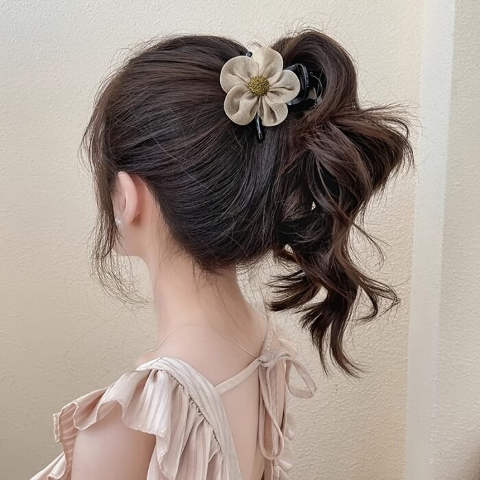 New Shark Clip Bubble High-end Hairpin with Water Flowers and Mesh for Women in Summer, Available in 3 Colors - Image 6