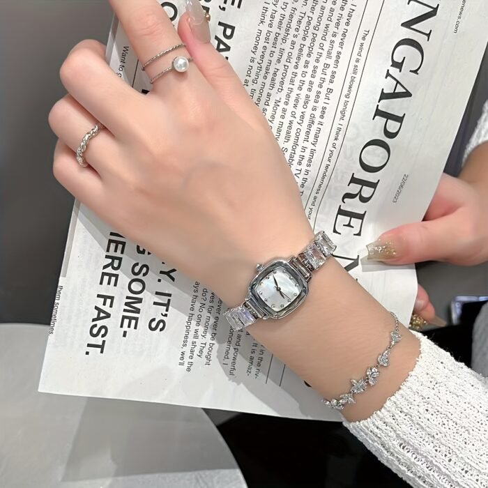 Sparkling Rhinestone Square Women's Watch with Alloy Strap & Crescent Moon Clasp - Quartz Movement Casual Luxury Wristwatch for Everyday Elegance, Elegant Timepiece, Rhinestone Embellishments - Image 2