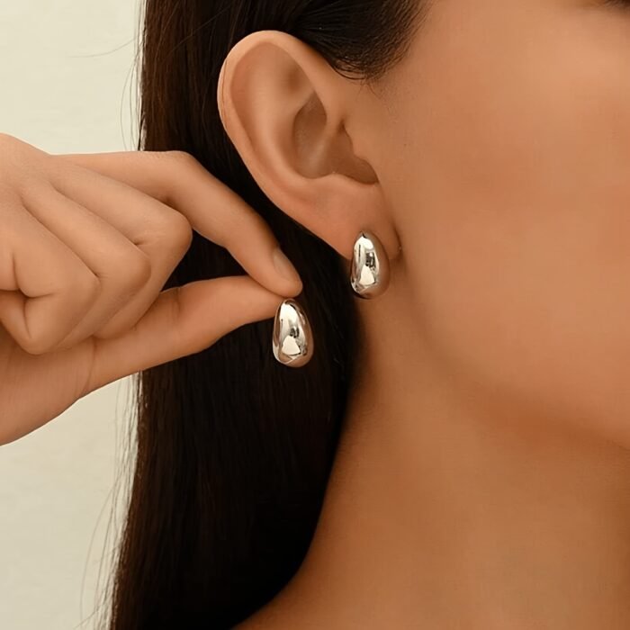 A Pair Of Stylish Circular Earrings In The Shape Of Water Drops, With A Classic And Simple Style, Suitable For Daily Wear And Matching. - Image 5