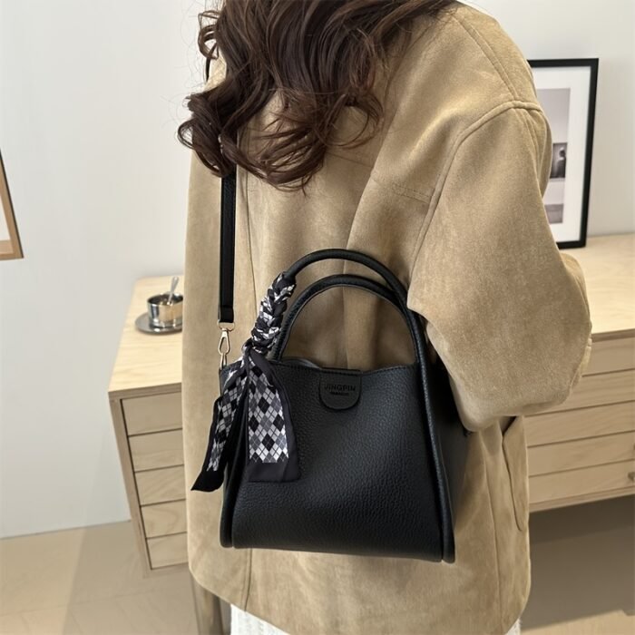 2024 New Women's Retro Korean-Style High Quality Commuting Shoulder Bag with Detachable Strap & Magnetic Closure - Light Brown/White/Black - Image 9