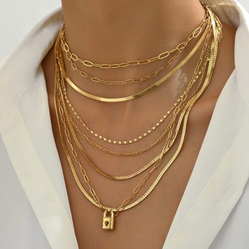 1pc Layered Chain Necklace for Women - Golden-Tone Bohemian Punk Rock Style with Interlocking Links & Rectangular Pendants, Elegant Versatile Jewelry for Daily Wear, Parties, All-Season Fashion Accessory, Party Accessories, Chic Appearance, Delicate Craftsmanship
