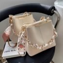 Korean Style Solid Color PVC Crossbody Bucket Bag with Adjustable Strap and Magnetic Closure, Minimalist Fashion Handbag for All Seasons
