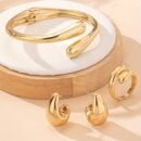 2pcs of Teardrop Earrings + 1pc of Bracelet + 1pc of Ring Geometric Teardrop Shape Women'S Jewelry Set Suitable for Daily Wear And Versatile Party Gifts