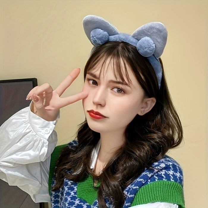 Soft Faux Fur Hair Clip With Rabbit Ear Design, Cute And Sweet Hair Accessory For Women, Perfect For Daily Wear, Party, Or Dance - Image 2