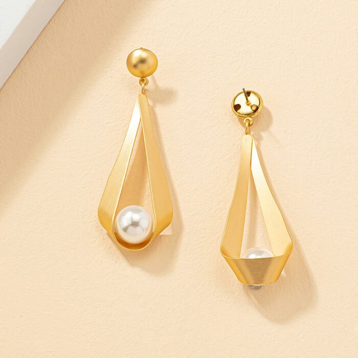 Trendy Unique Earrings For Women - Image 3