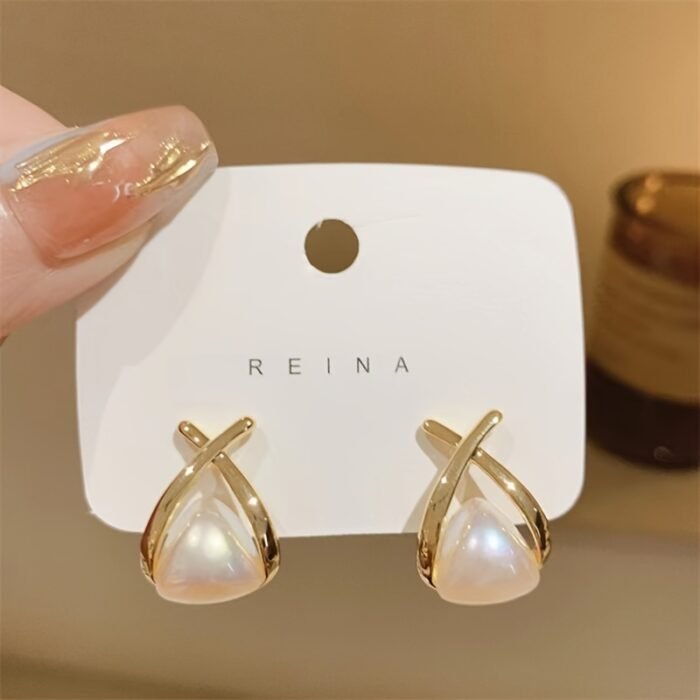 Luxury High-end Metallic 1 Pair Of Cross Imitation Pearl Light Earrings - Fashionable Niche Design - Internet-Famous All-match - Image 4
