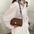 2025 Trendy Women's Synthetic Leather Handbag - Minimalist Top Handle Tote with Golden Clasp Closure, Versatile Shoulder Bag for Work & Casual, Durable Oil-Edged Seams, Available in Black/White/Khaki/Brown/Green