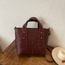 Chic & Lightweight Women's Crossbody Bag with Adjustable Strap - Casual Fashion Shoulder Purse for Everyday, Commute & Party