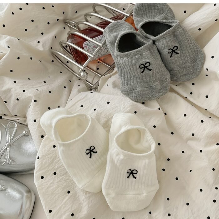 5 Pairs of Japanese Retro Patterned Boat Socks with Cartoon Bows, Short Socks for Female Students, Suitable for Sports And Casual Wear, Low-Cut And Breathable Thin Socks. - Image 4