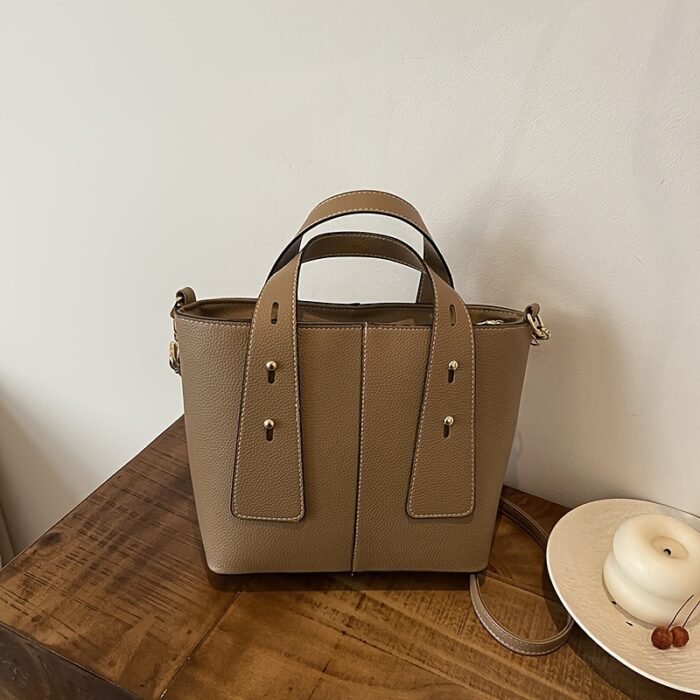 Chic & Lightweight Women's Crossbody Bag with Adjustable Strap - Casual Fashion Shoulder Purse for Everyday, Commute & Party - Image 3