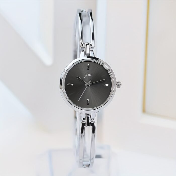 1pc Elegant Rose Golden Women's Quartz Watch with Rhinestone Accents, Vintage Style Alloy Bracelet, Round Dial, Perfect Holiday Gift for Her, Special Occasion Jewelry | Luxury Women's Watch | Zinc Alloy Bracelet - Image 5