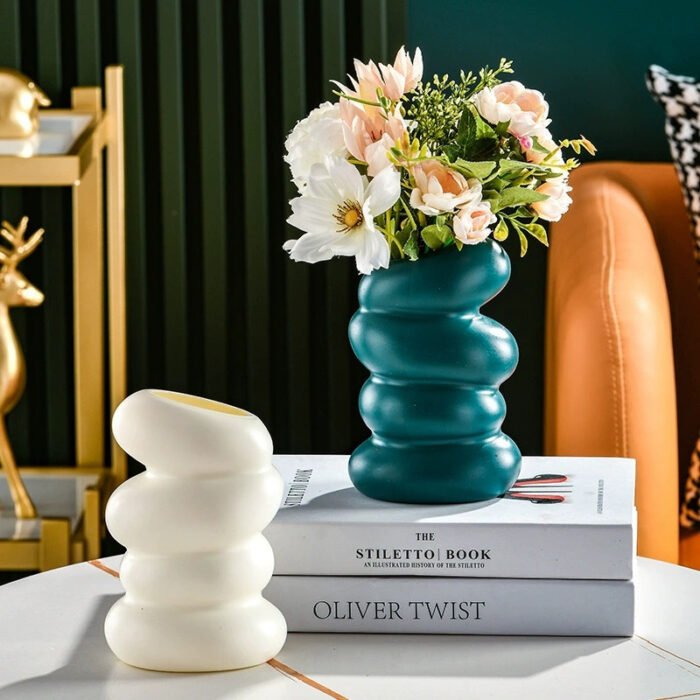 Vintage Style Spiral Vase - Unique Twisted Design, Ideal for Fresh and Hydroponic Plants, Creative Home Decor, Plastic, No Battery Required - Image 10