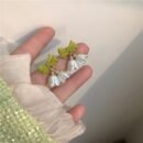 Pair of spring and summer lily of the valley earrings. Colorfast fairy flower bohemian-style earrings, suitable for daily wear, vacation parties, weddings, or as a gift, floral plant-themed earrings, for Teenager