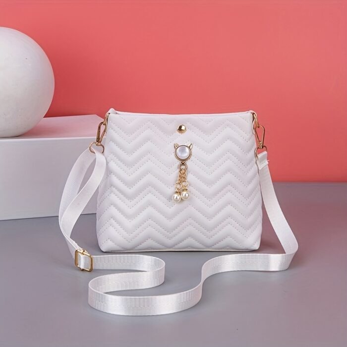Chic Quilted Bucket Crossbody Bag - Fashionable Mini Purse for Women - Versatile Shoulder Handbag with Stylish Quilting Design - Image 2