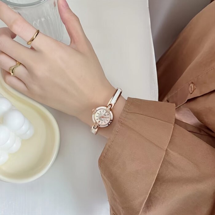Elegant Ceramic Style Quartz Wrist Watch for Women - Zinc Alloy Band, Minimalist Fashion with Pointer Display, Electronic Quartz Movement, Non-Rechargeable Battery - Chic and Sophisticated Accessory - Image 2