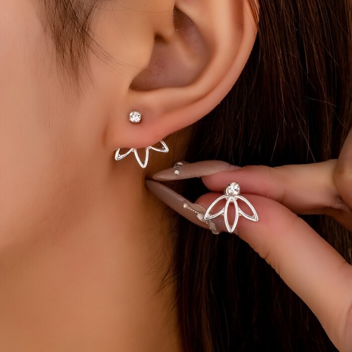 [1 Pair Golden Earrings] 1 Pair Elegant Golden-Tone Leaf Stud Earrings with Sparkling Rhinestones | Rose Golden Finish, Perfect for Casual Attire & Parties, Sophisticated Accessories - Image 5