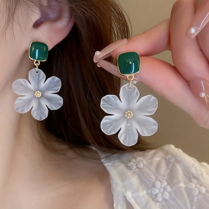 Elegant Floral Dangle Earrings with Green Gemstone - Perfect for Beach Vacations and Casual Attire, Spring Collection, Vacation Earrings|Floral Design|Synthetic Gemstones - Image 6
