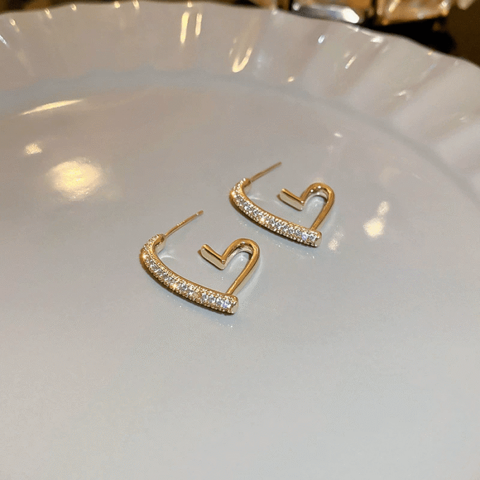 Elegant Golden Heart Dangle Earrings for Women - Classic Style with Sparkling Accents, Perfect for Daily Wear or Parties, Party Accessories|Elegant Earrings|Goldtone Finish - Image 7