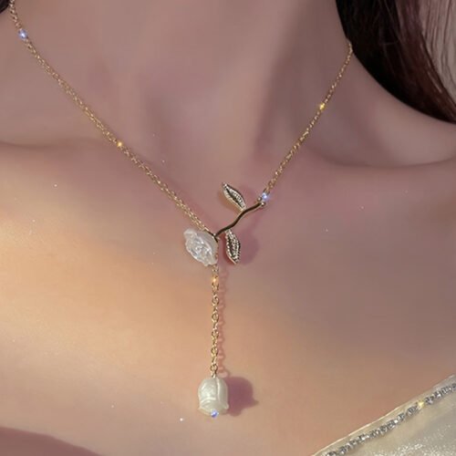 French-Inspired Rose Necklace with Floral Pendant & Delicate Chain - Vintage Collarbone Jewelry for Women, Elegant Everyday & Vacation Jewelry Gift, Flower Necklace, Fashion Accessory, Frenchinspired Design, Sparkling Elements