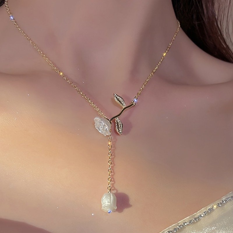 French-Inspired Rose Necklace with Floral Pendant & Delicate Chain - Vintage Collarbone Jewelry for Women, Elegant Everyday & Vacation Jewelry Gift, Flower Necklace, Fashion Accessory, Frenchinspired Design, Sparkling Elements