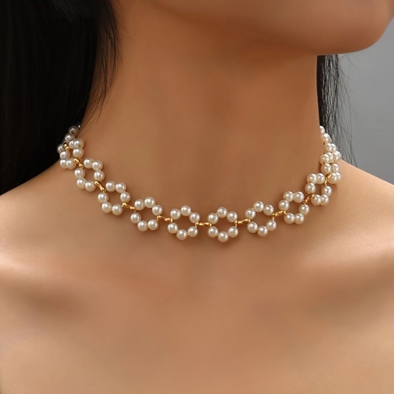 [Retro Minimalist Necklace] Golden-Tone Women's Retro Minimalist Necklace | JQ7221 Imitation Pearl Chain, Lightweight Elegant Clavicle Chain for Daily Wear & Parties | Timeless Versatile Jewelry Gift, Party Accessory, Casual Chic Accessory, Trendy Style, Delicate Craftsmanship, Fashion Lovers