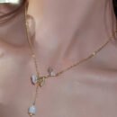 French-Inspired Rose Necklace with Floral Pendant & Delicate Chain - Vintage Collarbone Jewelry for Women, Elegant Everyday & Vacation Jewelry Gift, Flower Necklace, Fashion Accessory, Frenchinspired Design, Sparkling Elements