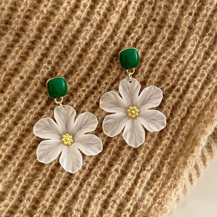 Elegant Floral Dangle Earrings with Green Gemstone - Perfect for Beach Vacations and Casual Attire, Spring Collection, Vacation Earrings|Floral Design|Synthetic Gemstones - Image 4