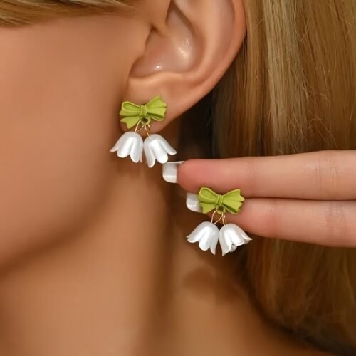 Pair of spring and summer lily of the valley earrings. Colorfast fairy flower bohemian-style earrings, suitable for daily wear, vacation parties, weddings, or as a gift, floral plant-themed earrings, for Teenager