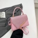 Small niche design lightweight crossbody bag, new fashionable versatile evening shoulder bag—stylish design with adjustable strap and magnetic closure. Available in 4 colors to choose from, perfect for work commutes, dinner parties, dates, daily wear, or photo shoots