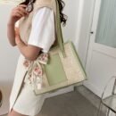 Elegant Woven Tote Bag with Floral Accent - Large Capacity, Rectangular Shape, Zipper Closure, Polyester Lining, Available in Beige, Green, and Cream, Perfect for Beach and Summer Outings, Beach Tote Bag|Elegant Tote Bag|Zippered Closure, Beach Bag