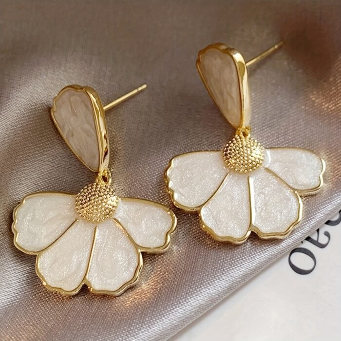 [Fashion Earrings] Summer Fashion 5-Petal Flower Stitched Women's Earrings, One Pair | Casual Beach Matching - Image 4