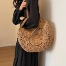 Summer Hollow Design Round Straw Tote Bag, Minimalist Woven Women's Tote Bag, Beach Bag, Suitable for All Seasons