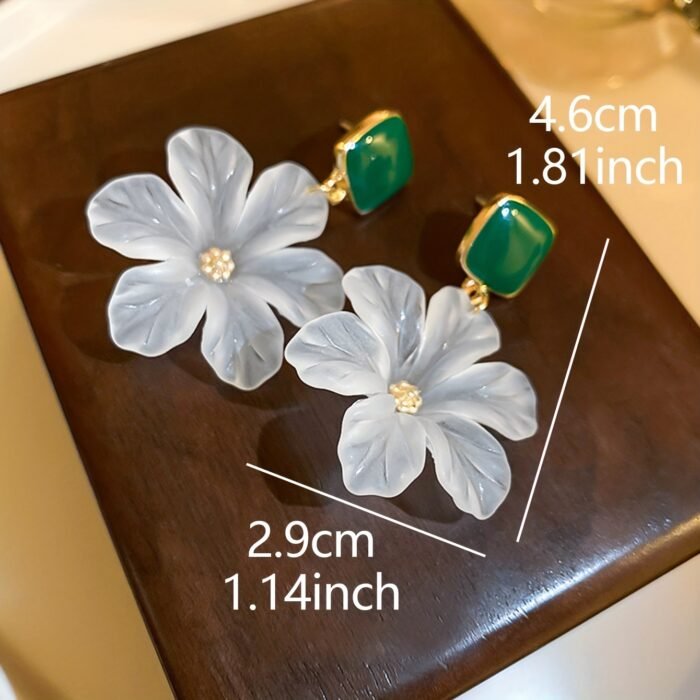Elegant Floral Dangle Earrings with Green Gemstone - Perfect for Beach Vacations and Casual Attire, Spring Collection, Vacation Earrings|Floral Design|Synthetic Gemstones - Image 2