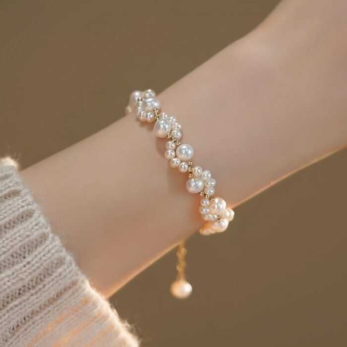 1pc Cute Minimalist Imitation Pearl Bracelet with Golden-Tone Accents & Tassel Charm - Everyday Jewelry Gift for Women, Best Friend, Girlfriend, Friendship Accessory, Playful Design, Imitation Pearl Jewelry