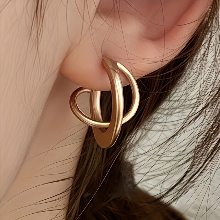 Pair of Elegant Minimalist Hoop Earrings for Women - Golden-Tone Alloy Interlocking Circle Design, Versatile for Everyday & Party Wear, Perfect Christmas Valentine's Day Gift - Image 7