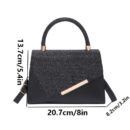 Small niche design lightweight crossbody bag, new fashionable versatile evening shoulder bag—stylish design with adjustable strap and magnetic closure. Available in 4 colors to choose from, perfect for work commutes, dinner parties, dates, daily wear, or photo shoots