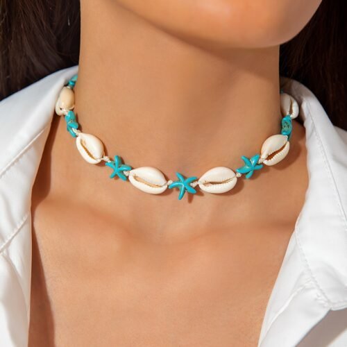 A Fashionable Necklace Featuring Ocean Elements Like Starfish, with a Bohemian Style of Colorful Woven Cords, Perfect for Women'S Dance Parties And Gifts During Ramadan.