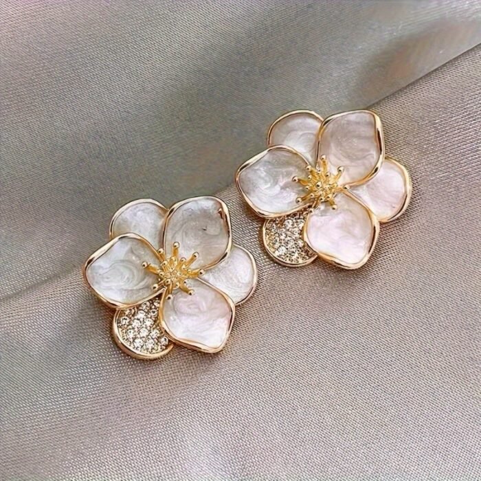 1 Pair Elegant White Floral Earrings with Golden-Tone Accents, Intricate Petal & Center Detailing - Hypoallergenic Alloy Jewelry for Daily Wear, Vacations, Valentine’s Day Gifts - Year-Round Versatile Accessories - Image 6