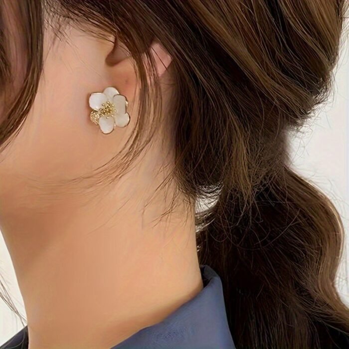 1 Pair Elegant White Floral Earrings with Golden-Tone Accents, Intricate Petal & Center Detailing - Hypoallergenic Alloy Jewelry for Daily Wear, Vacations, Valentine’s Day Gifts - Year-Round Versatile Accessories - Image 9